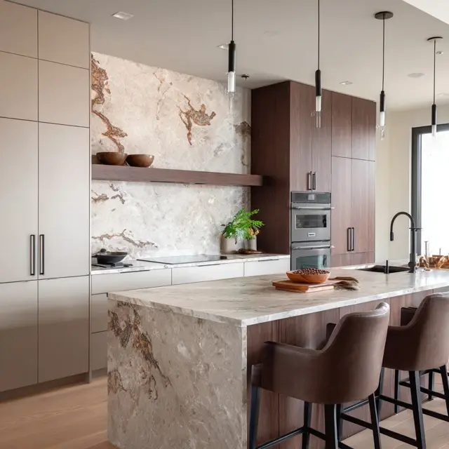 Backsplash Inspirations That Balance Neutrals - Discover backsplash ideas that balance neutrals, combining light and dark... Backsplash Inspirations That Balance Neutrals - Trends & Inspiration | Laravel